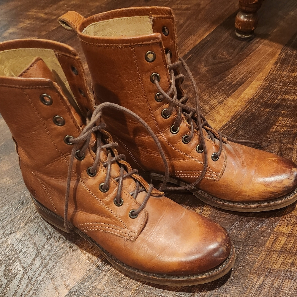 Frye Veronica Combat Lace up boot size 7